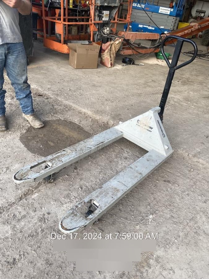 2020 STRONGWAY 4400 lb Pallet Jack