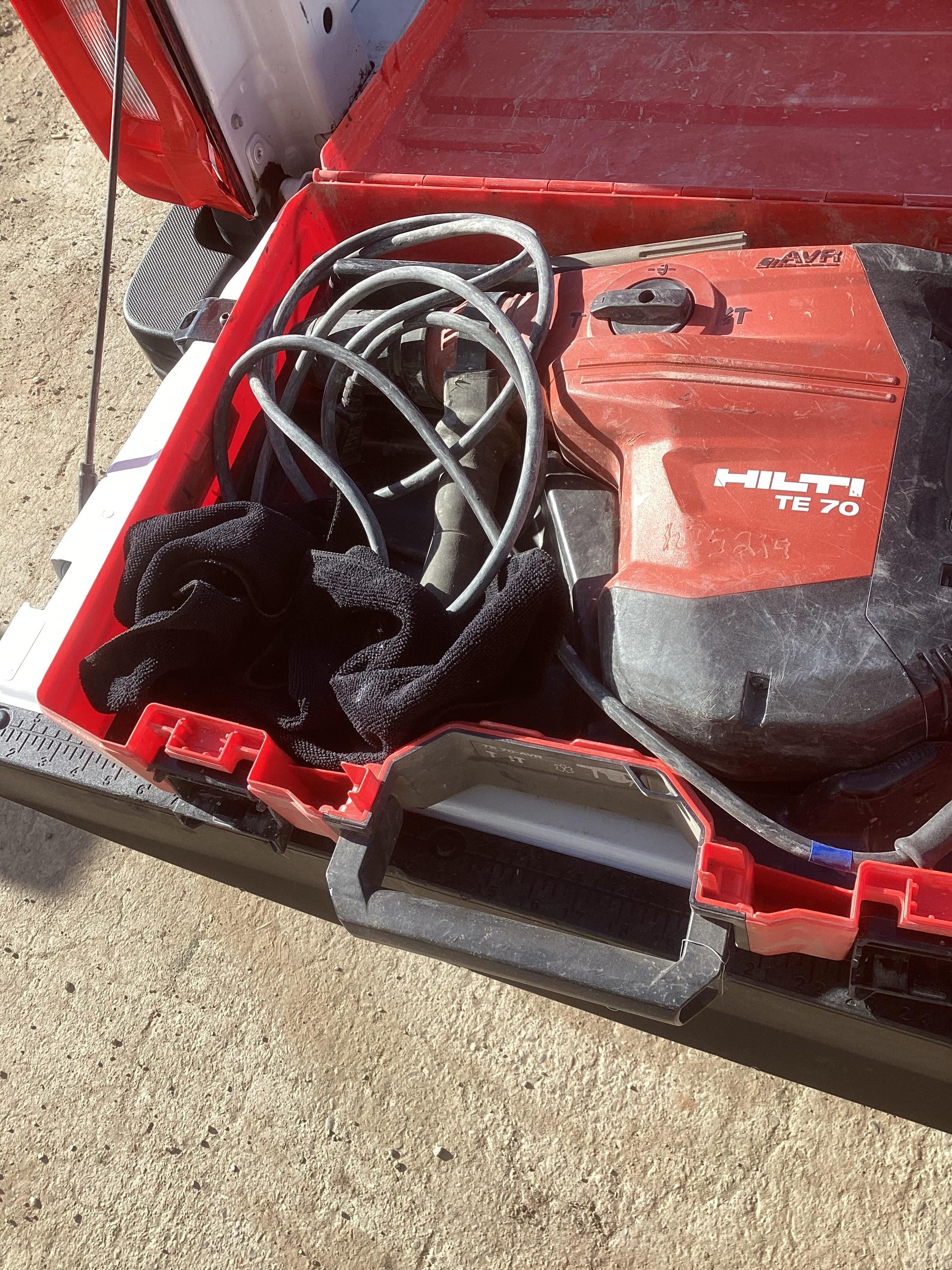 2020 HILTI TE 1000-AVR