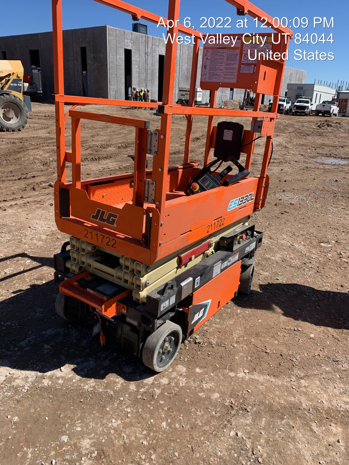 2022 JLG ES1330L