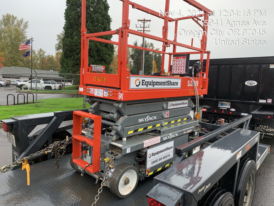 2020 Skyjack SJIII-3219 Solid NM Tires, Half height spring hinged entry gate, Dual Beacons, 800W Inverter