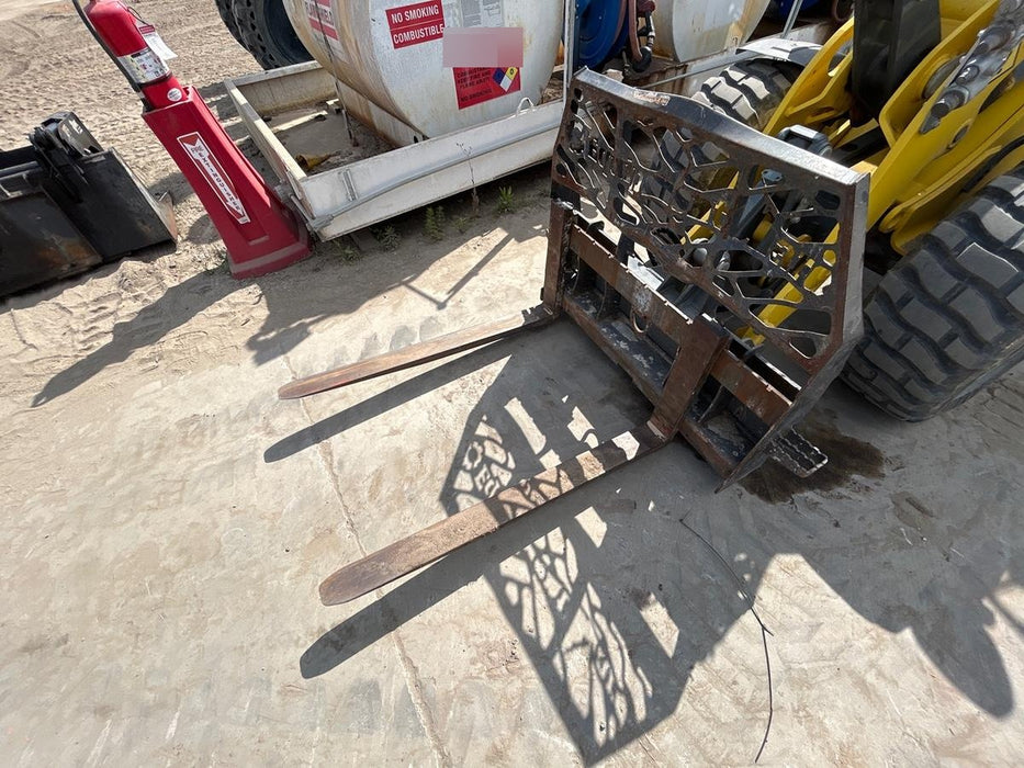 2019 PALADIN 48" Pallet Forks - Paladin