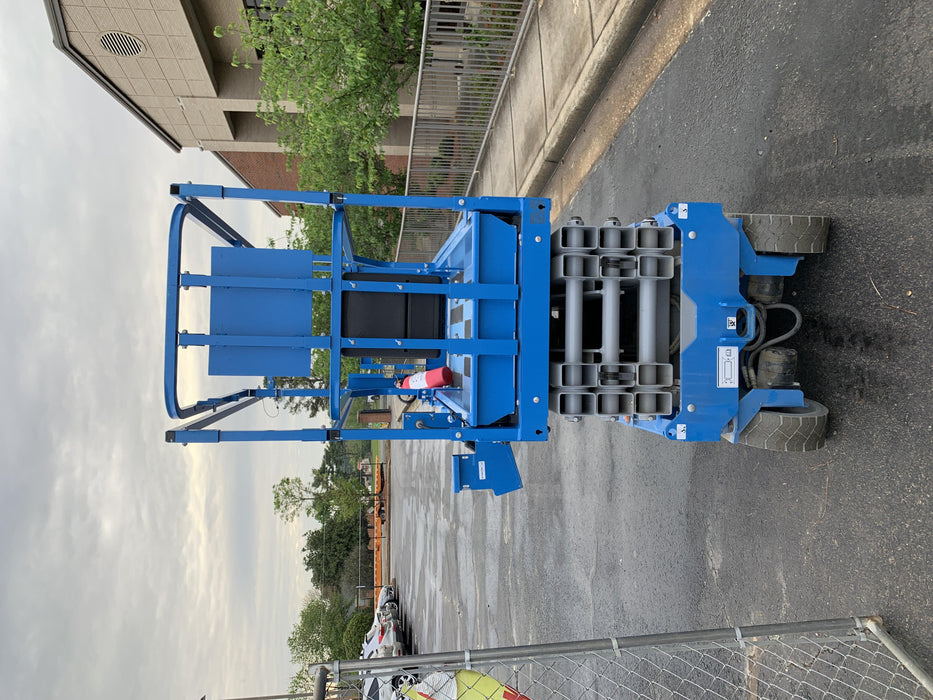 2019 Genie GS-2632 Folding rails with half height swing gate