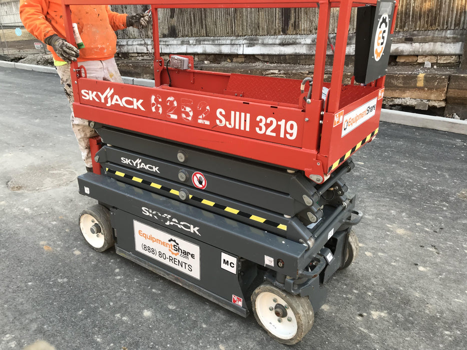 2017 Skyjack SJIII-3219 Skyjack SJ3219, Trojan Battery Set, Extended Warranty 5yr/5k hr