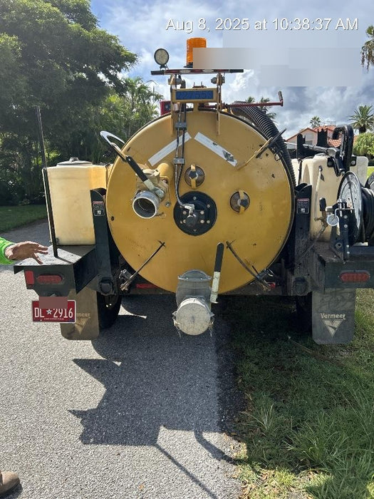 2022 VAC-TRON LP573XDT