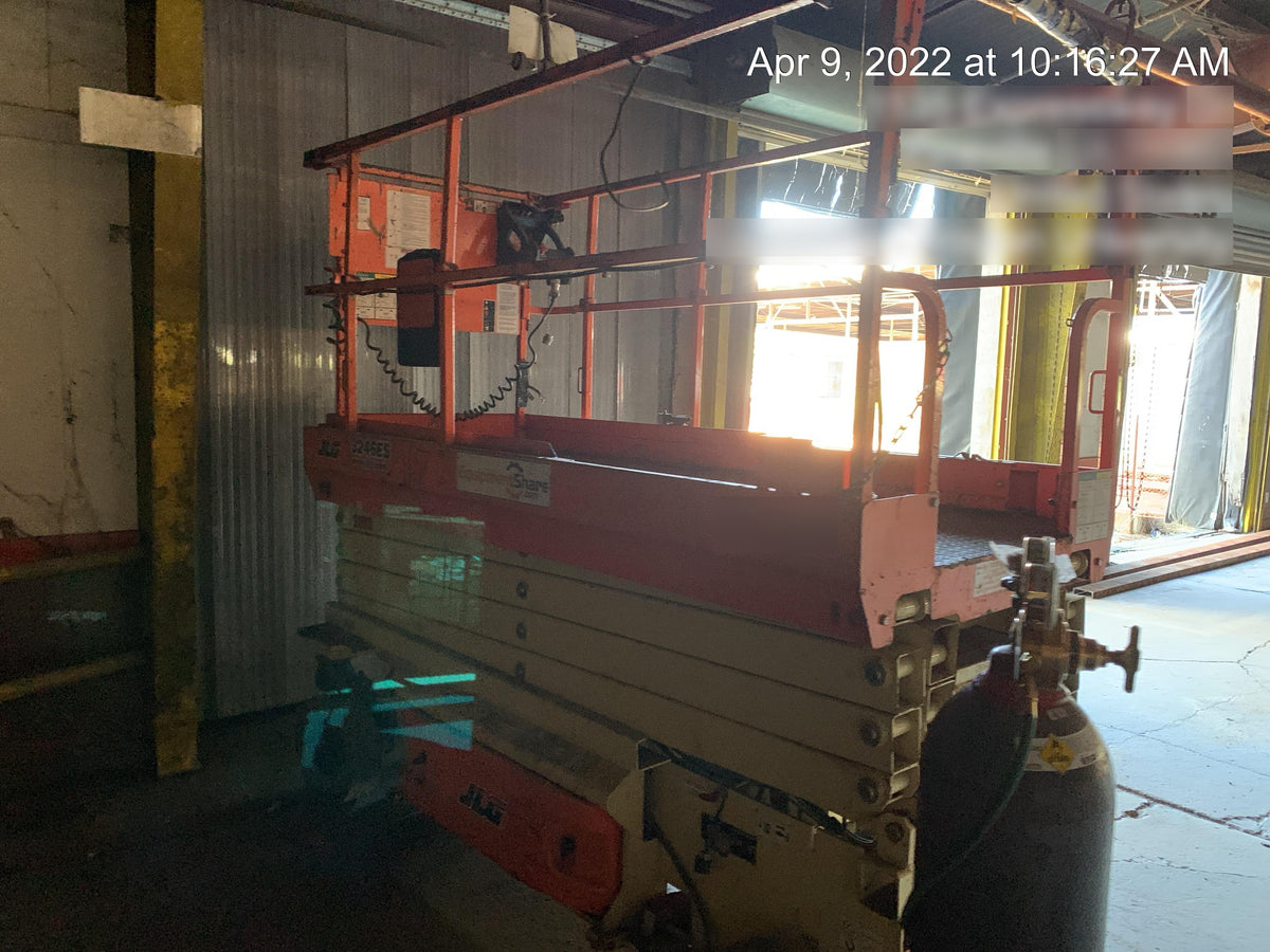2016 JLG 3246ES