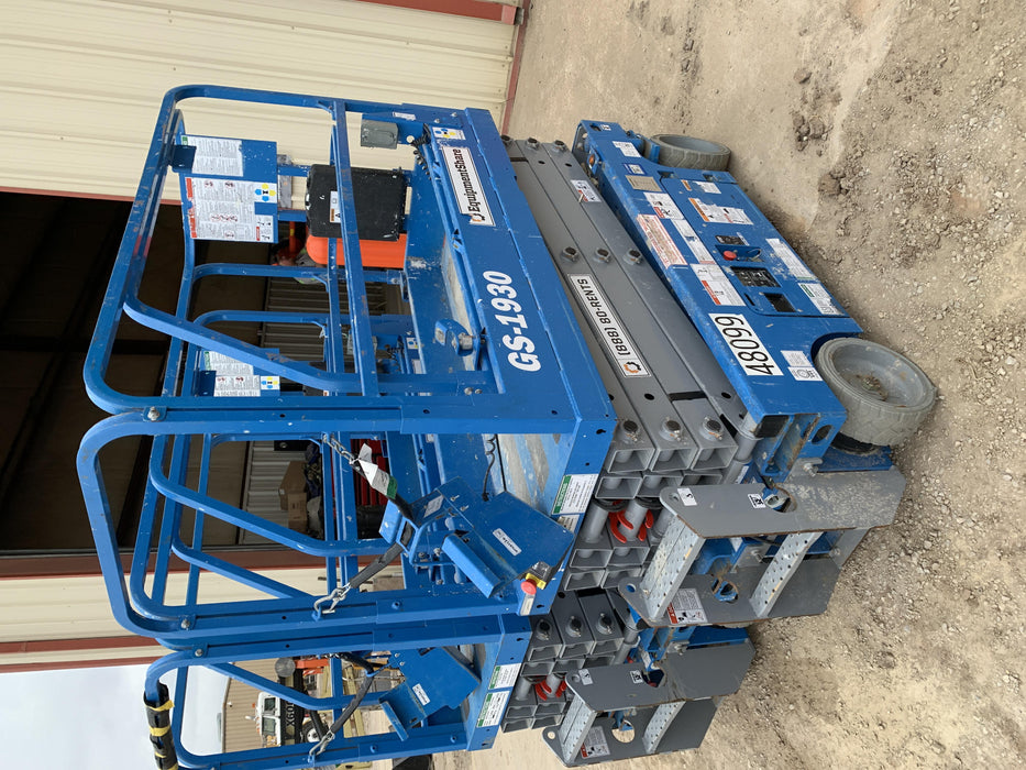 2019 Genie GS-1930 Fixed Rails with Chain Entry
