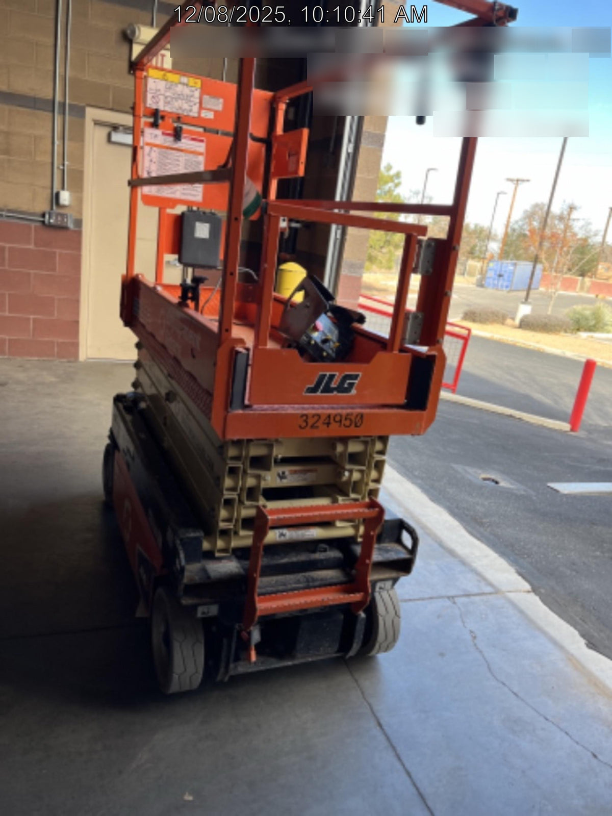 2023 JLG ES1932