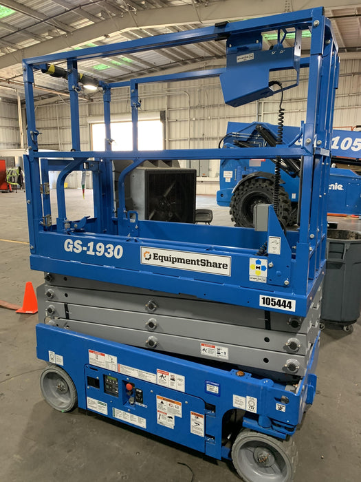 2020 Genie GS-1930 Solid Non Marking Tires, Beacon, Folding rails with half height swing gate, 800W Inverter