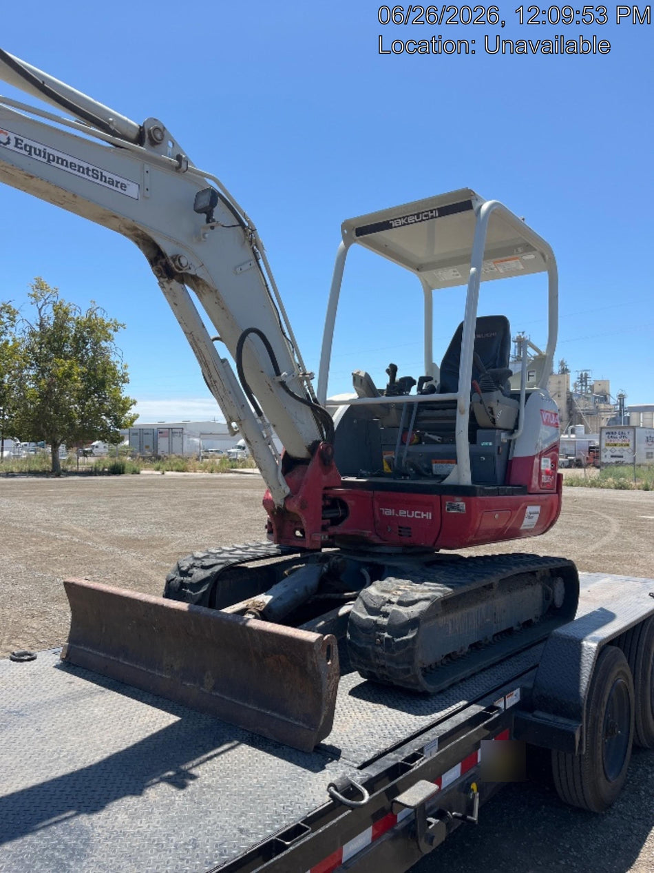 2022 TAKEUCHI TB235-2R
