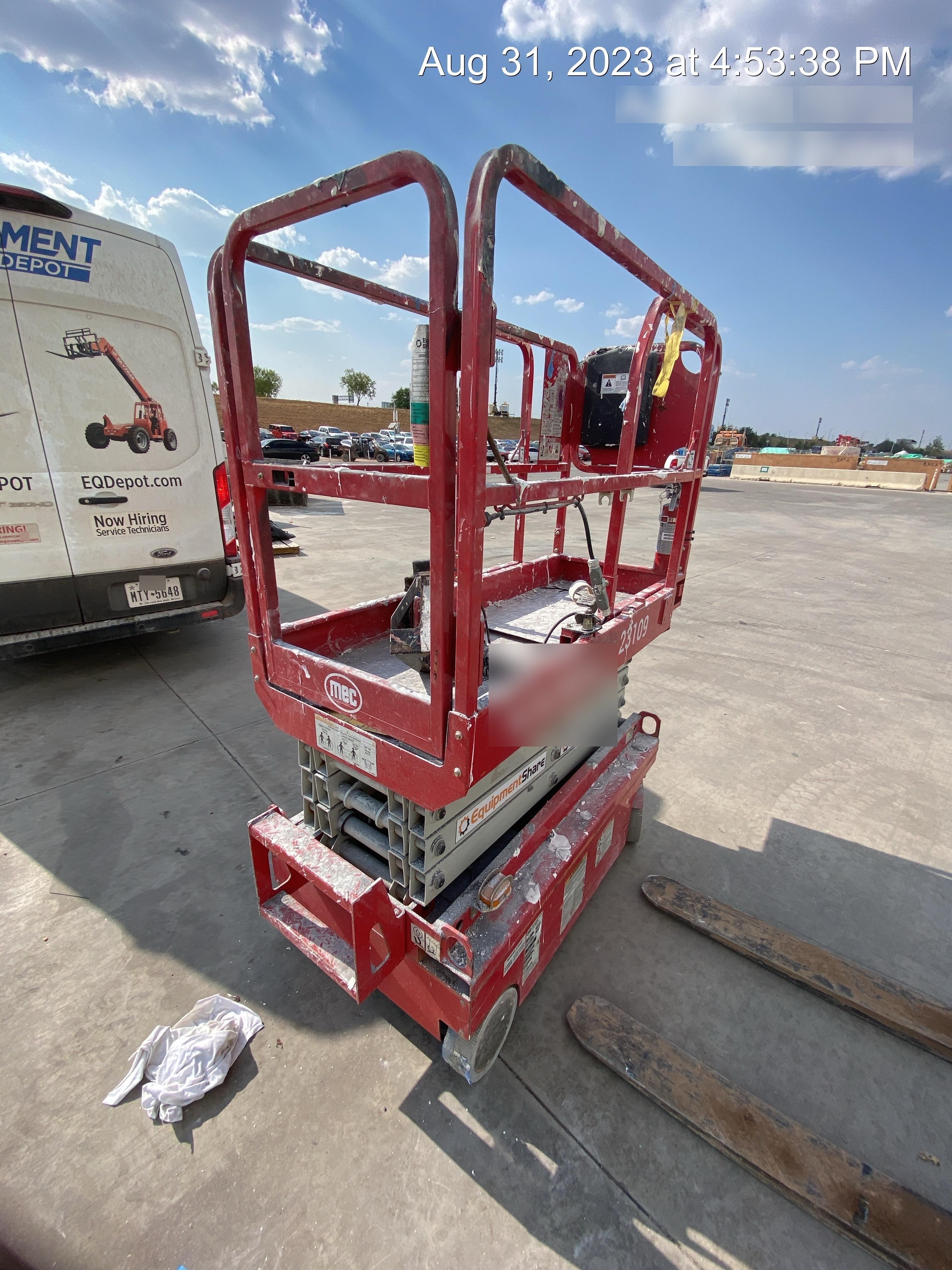 2019 MEC 1330SE MEC 1330SE w/ES Track Hardware, Full Extended 2 Year Warranty