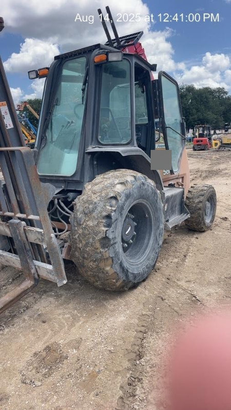 2021 CASE 586H