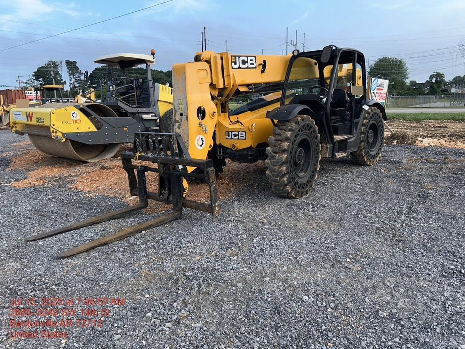 2019 JCB 509-42 74 HP w/Open ROPS, Beacon, Aux Hydraulics, LED Work lights, Solid Tires 66" Carriage/60" Forks