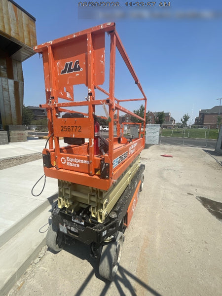 2022 JLG ES2632