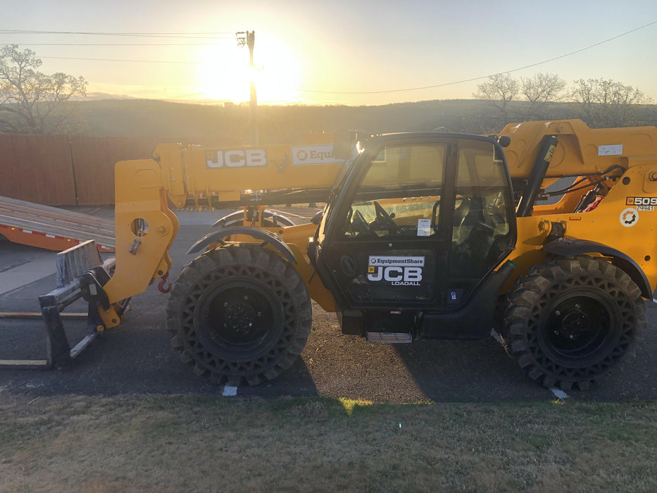 2020 JCB 509-42 Cab/Heat/Air, Solid Tires, Work Lights, Beacon, Aux Hydraulics, Back up Alarm, Lifting Eye, ES Decals