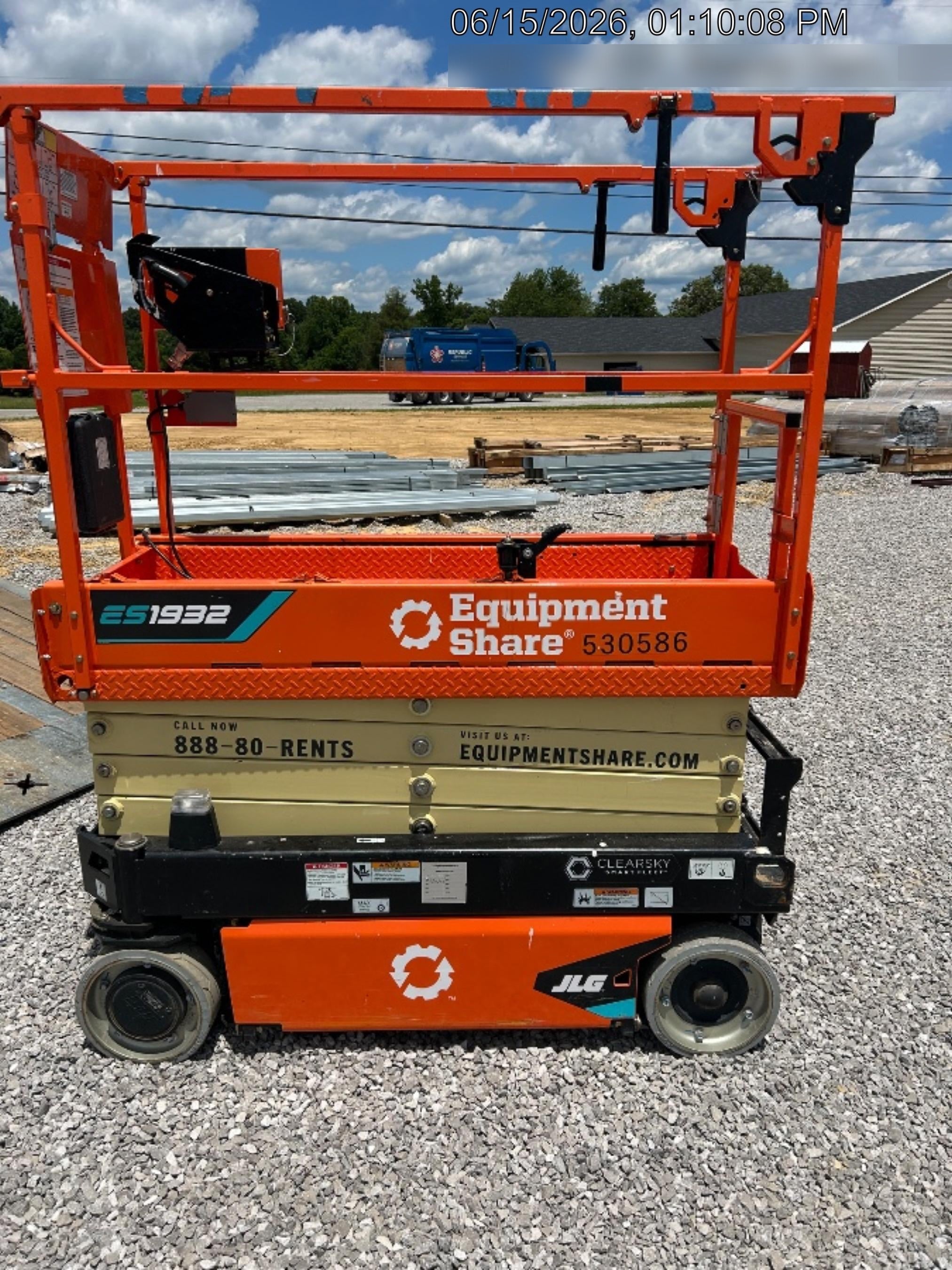 2025 JLG ES1932