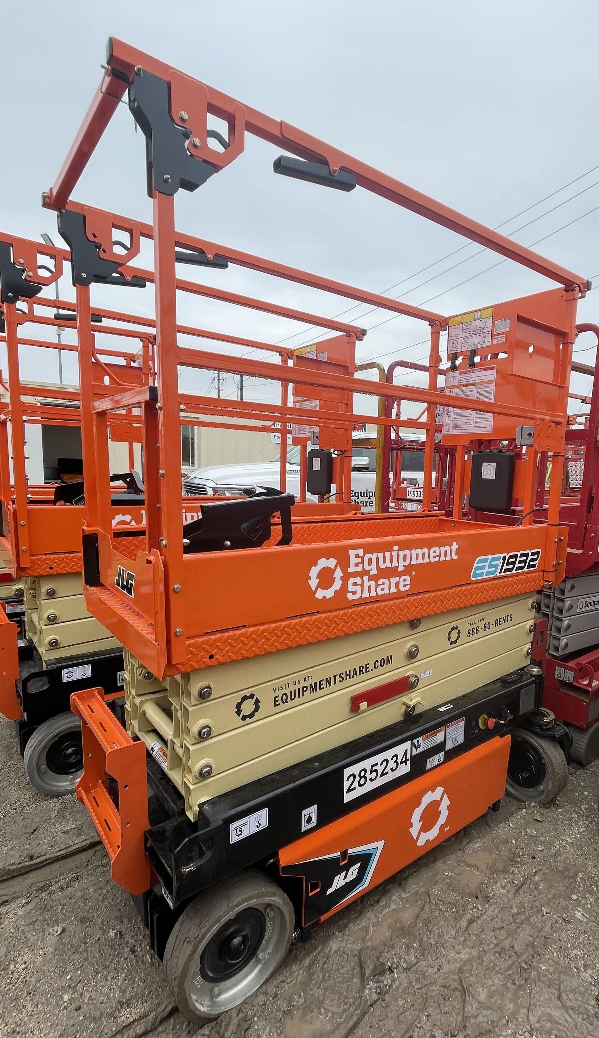 2022 JLG ES1932