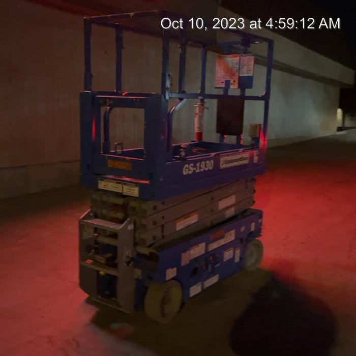 2020 Genie GS-1930 Solid Non Marking Tires, Beacon, Folding rails with half height swing gate, 800W Inverter