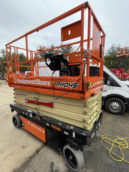 2022 JLG R4045