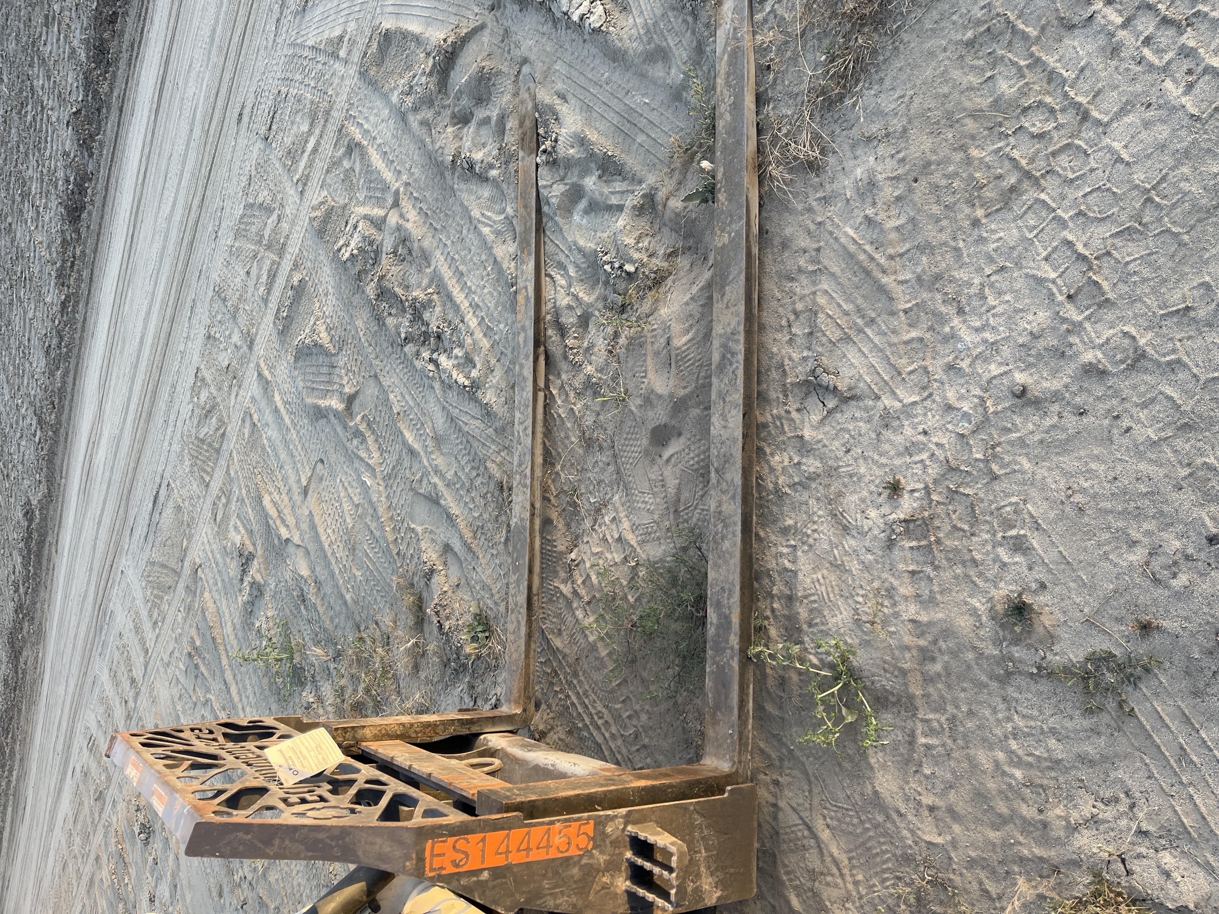 2021 PALADIN 48" Pallet Forks - Paladin