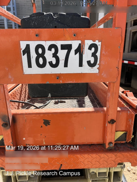 2021 JLG ES1932