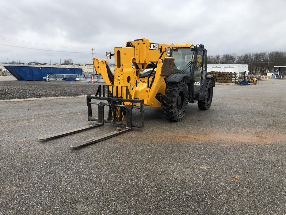 2019 JCB 512-56 Enclosed Cab, 74 HP, Solid Tires, Worklights, Beacon, Aux Hydraulics, Lifting Eye 60" Carriage/60" Forks