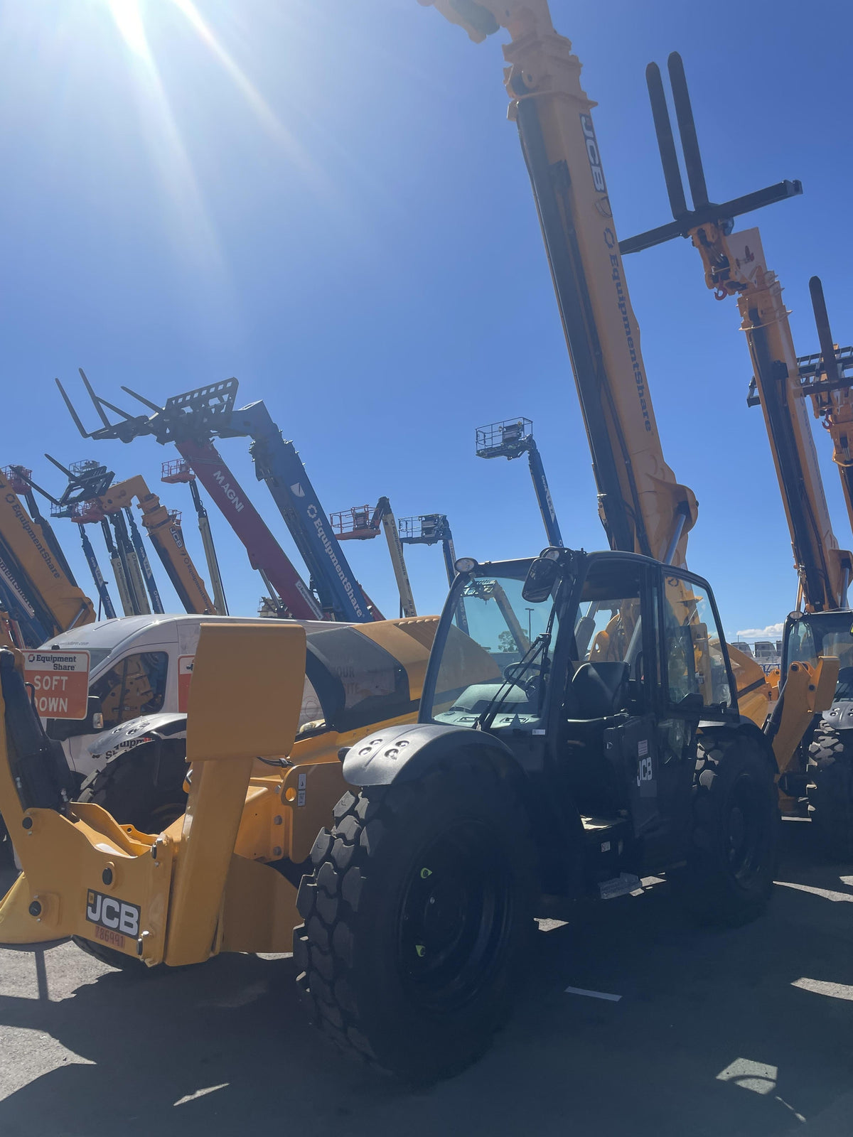 2026 JCB 512-56