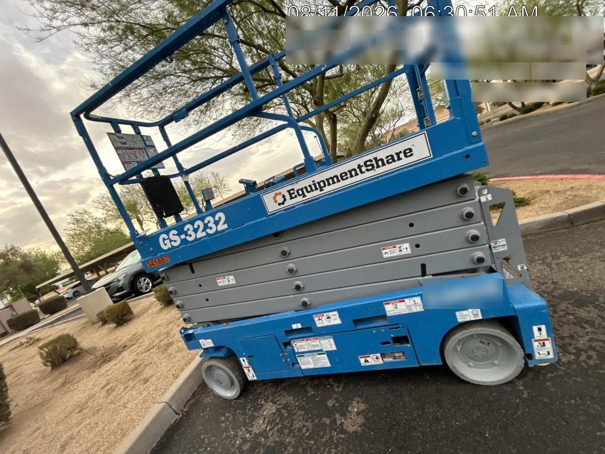 2023 GENIE GS-3232