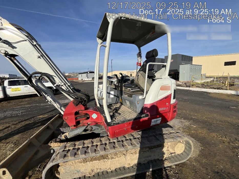 2021 TAKEUCHI TB250-2