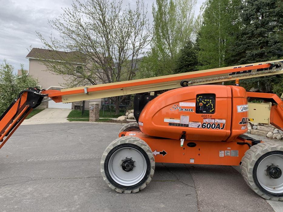 2019 JLG 600AJ
