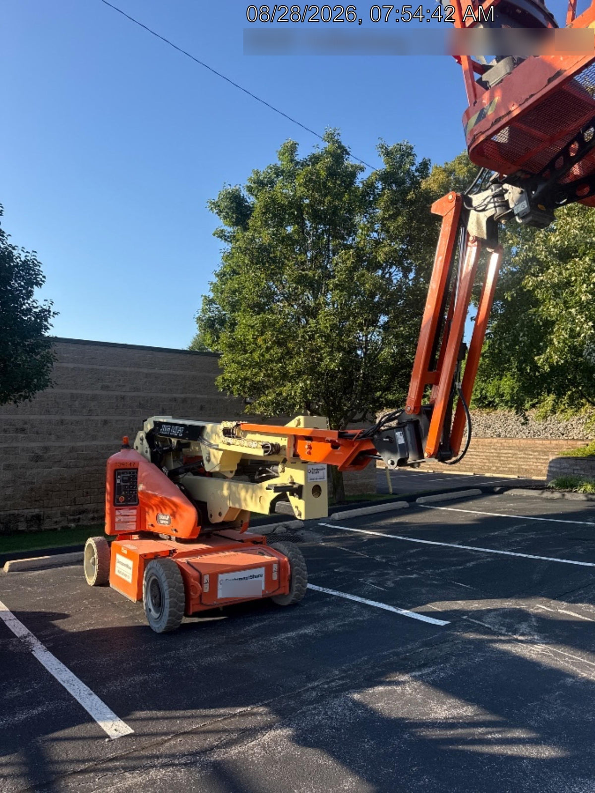 2021 JLG E400AJP Narrow