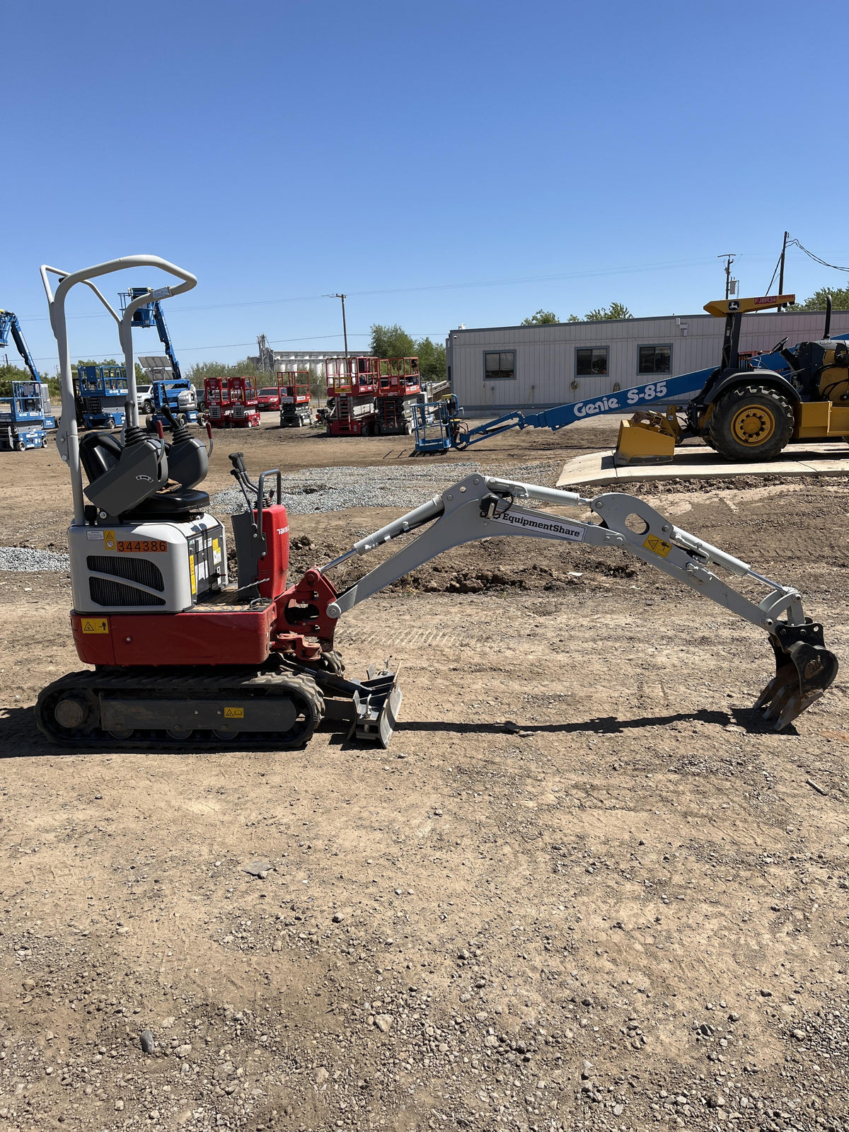 2023 TAKEUCHI TB210R