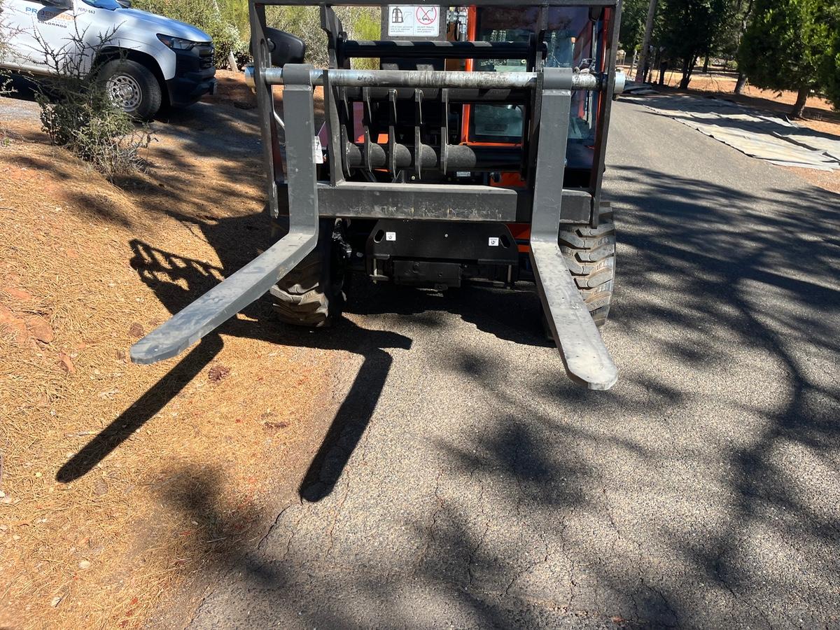 2025 JLG 519