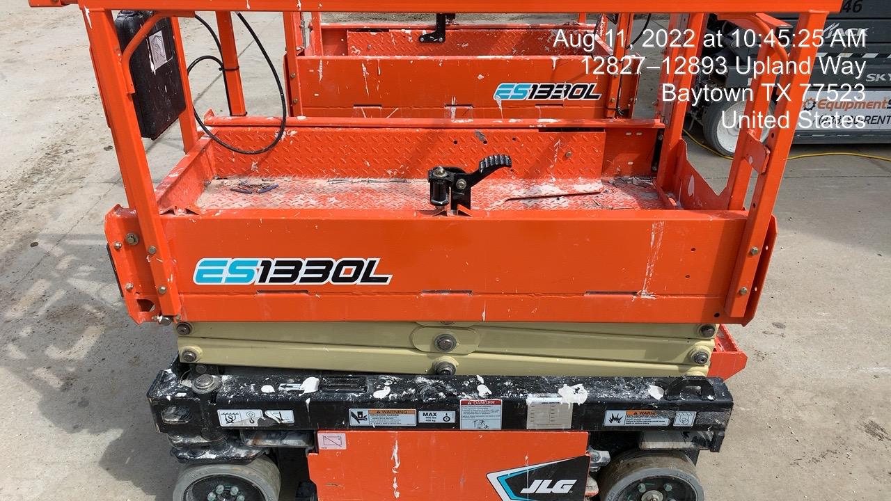 2021 JLG ES1330L