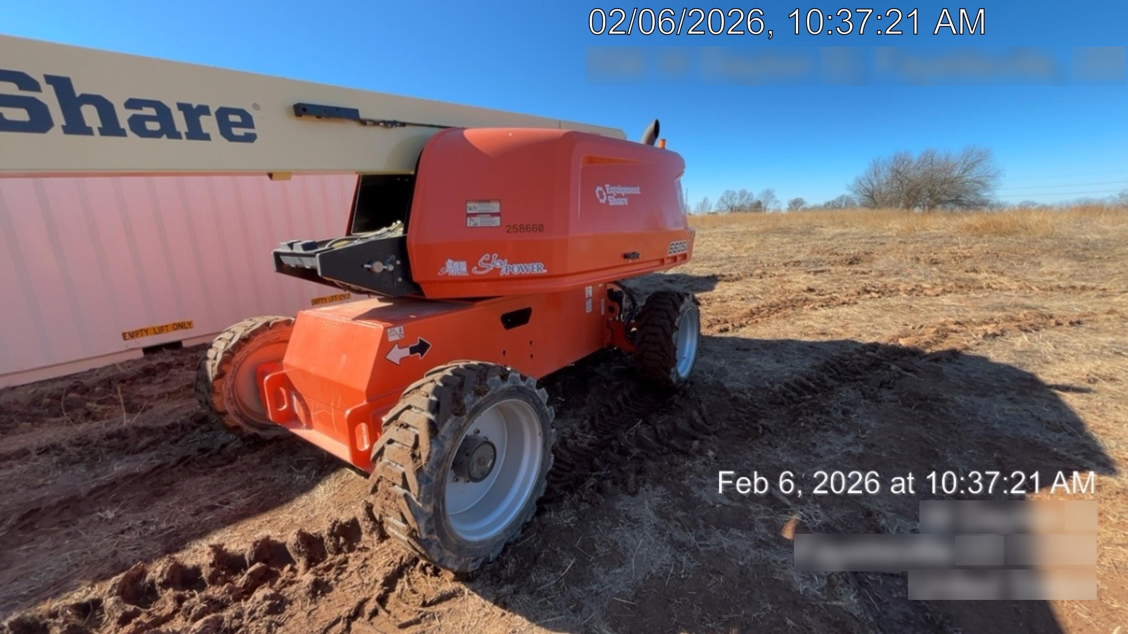 2022 JLG 660SJ