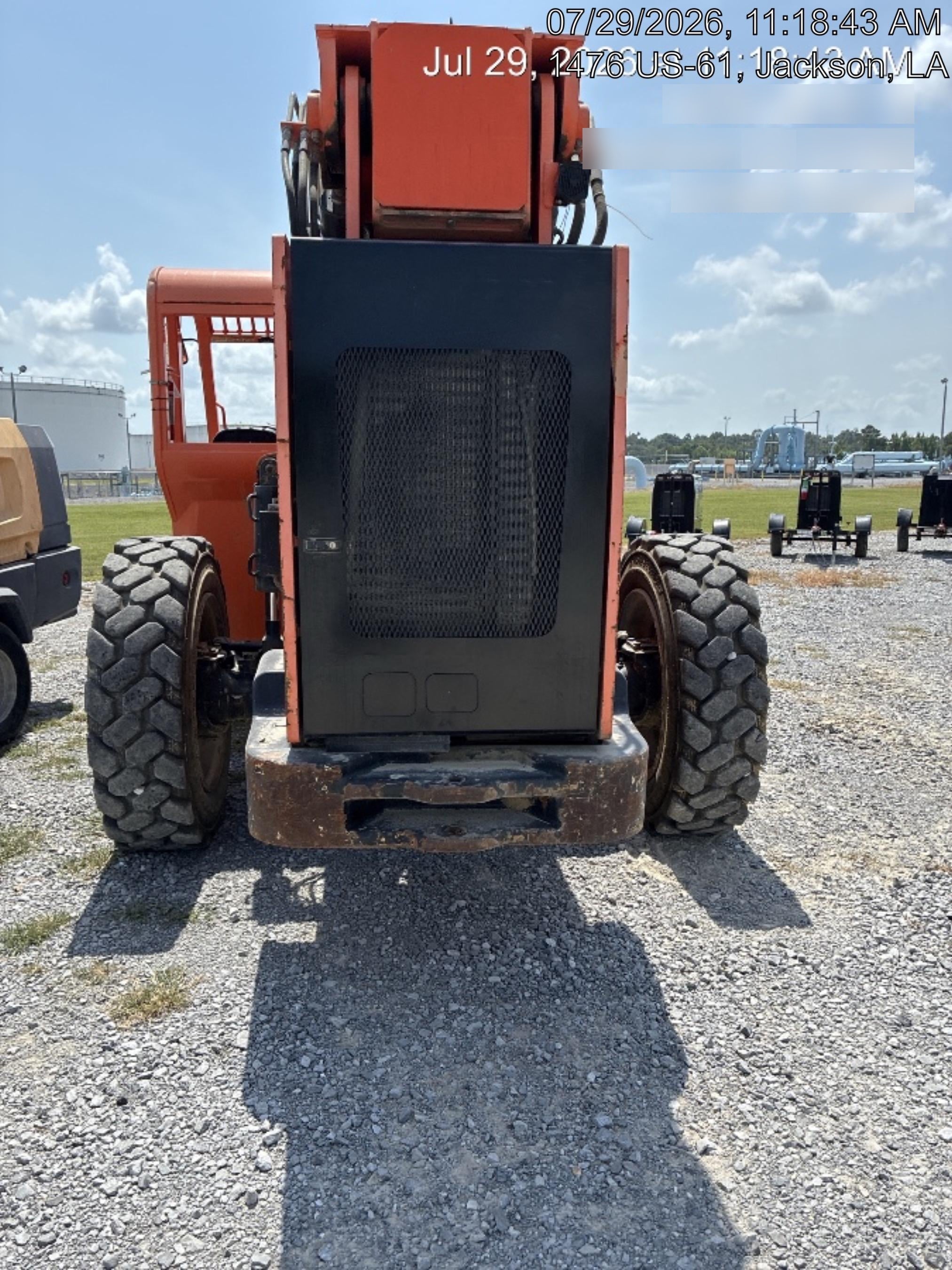 2016 JLG 8042