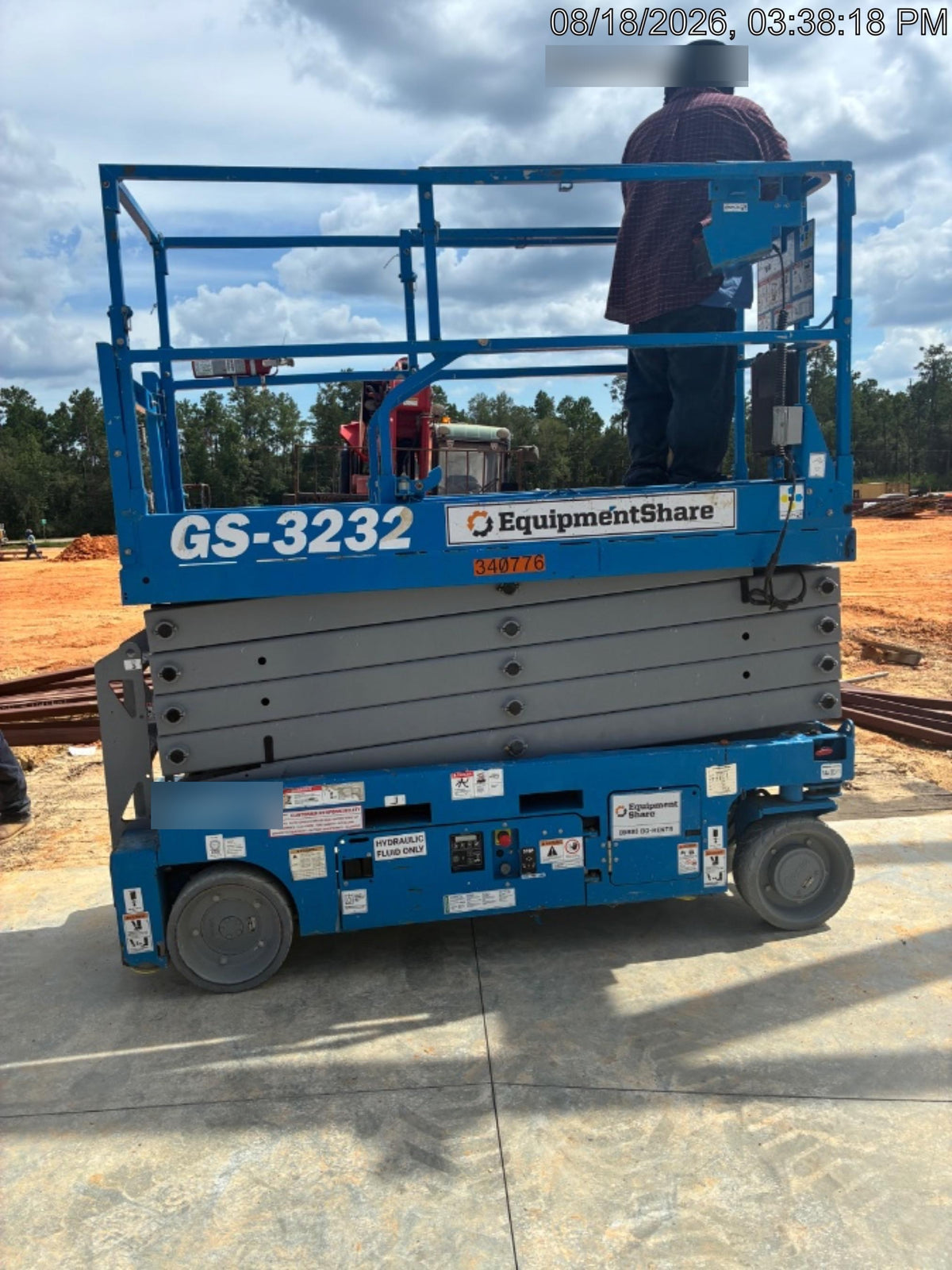 2023 GENIE GS-3232