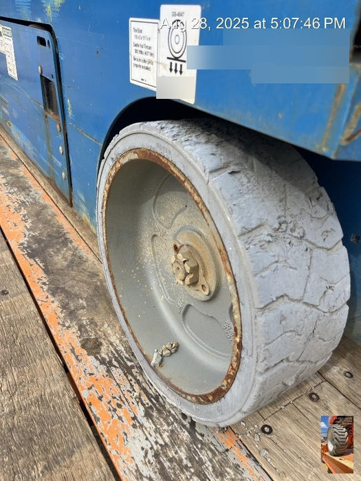 2019 Genie GS-4047 Folding rails with half height swing gate