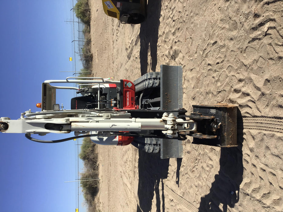 2020 TAKEUCHI TB235-2R