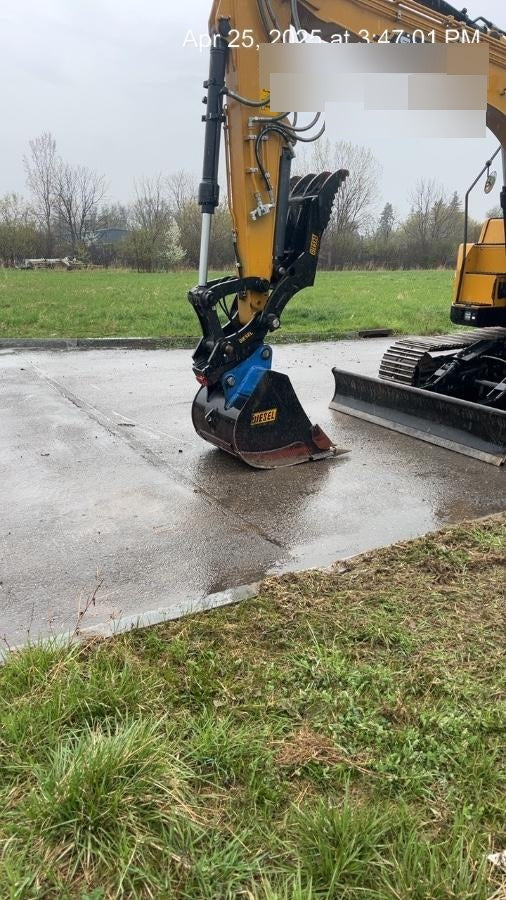 2024 DIESEL EQUIPMENT 36" 120CL Digging Bucket