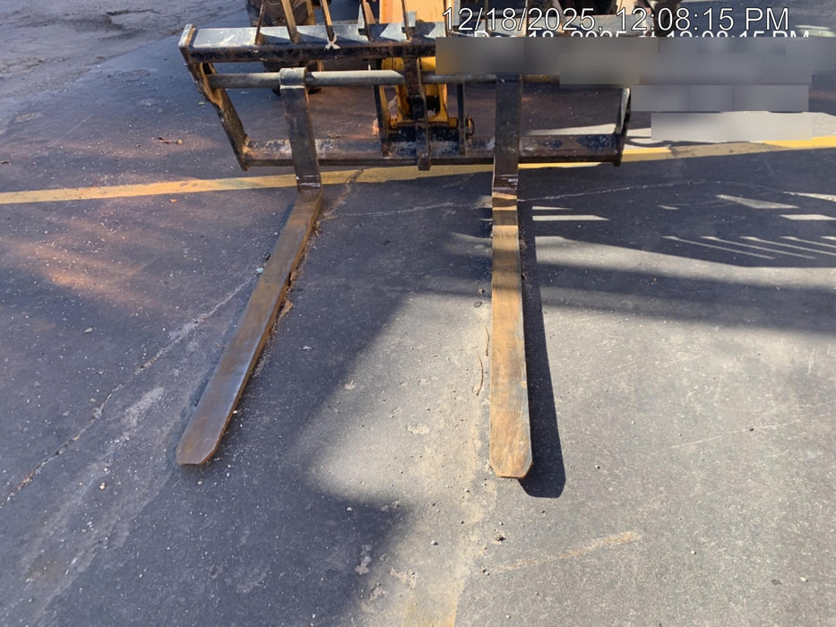 2019 JCB 509-42 74 HP w/Open ROPS, Beacon, Aux Hydraulics, LED Work lights, Solid Tires 66" Carriage/60" Forks