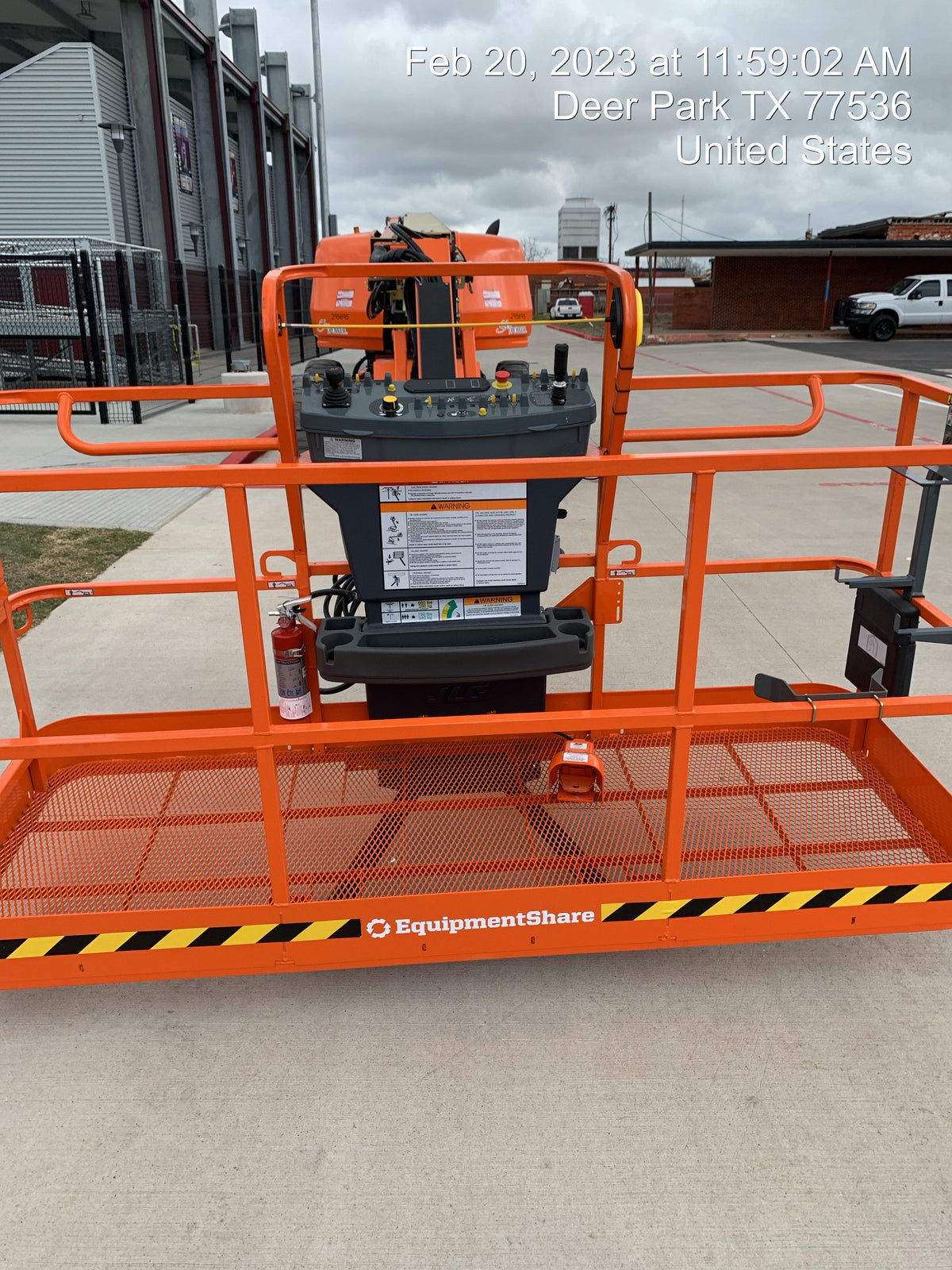 2023 JLG 660SJ