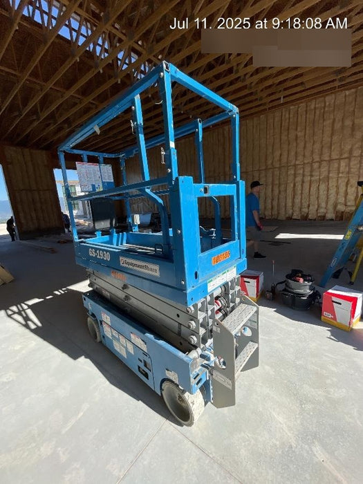 2020 Genie GS-1930 Solid Non Marking Tires, Beacon, Folding rails with half height swing gate, 800W Inverter