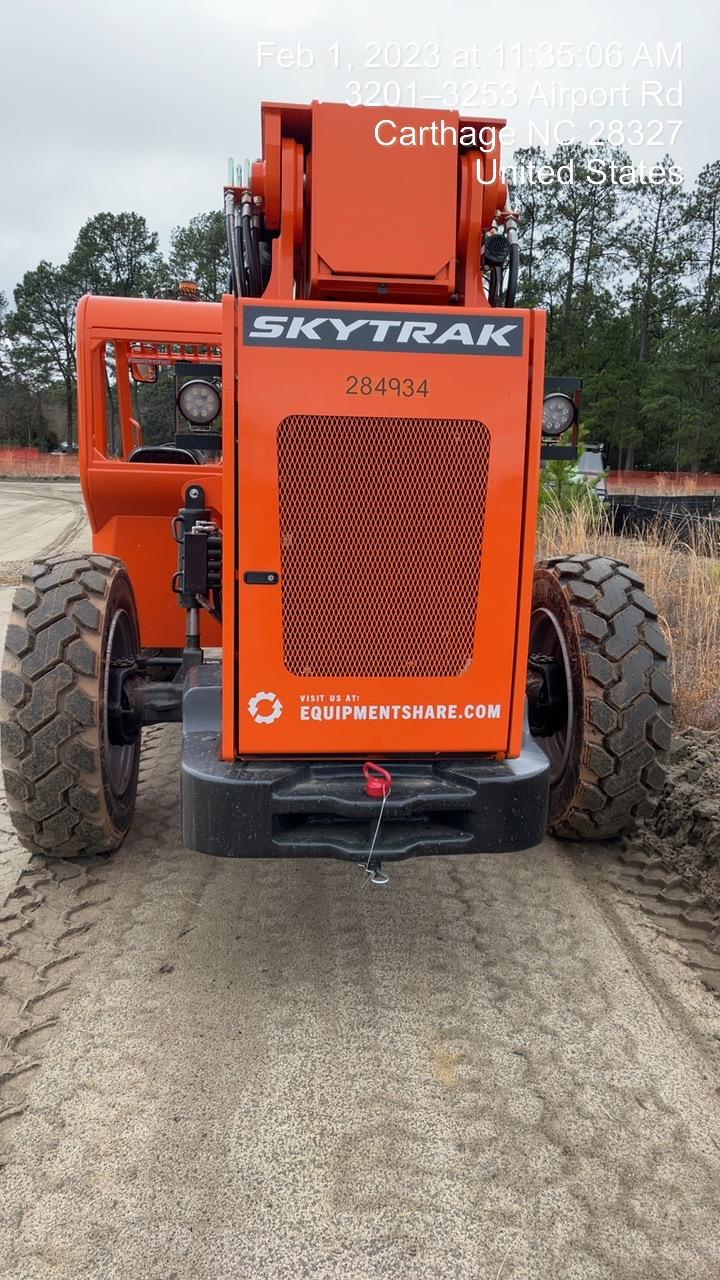 2022 SKYTRAK 8042