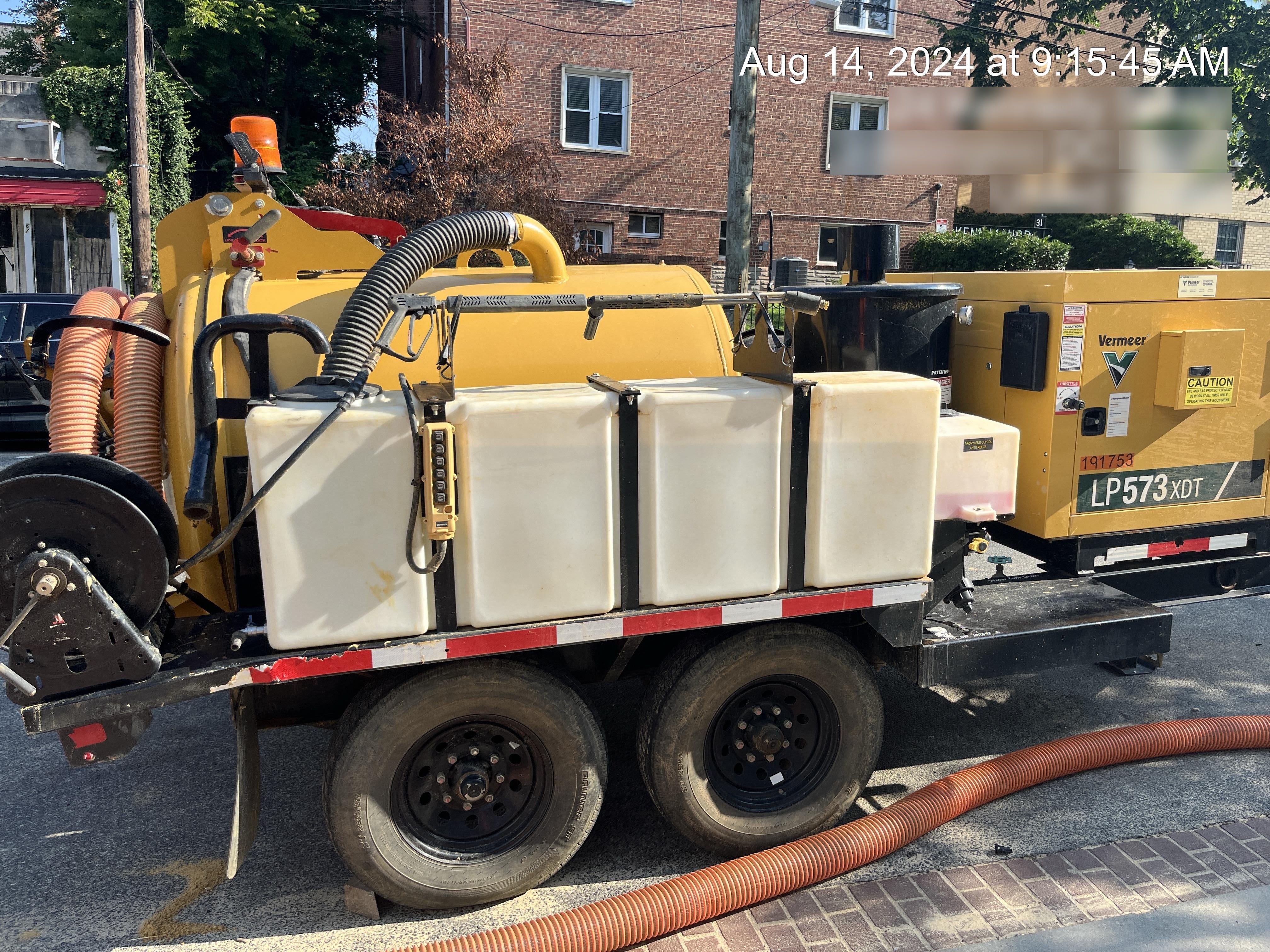 2021 Vac-Tron LP573XDT T4 Koehler Diesel Engine, 500 Gallon Debris Tank, x2 100 Gallon Water Tanks