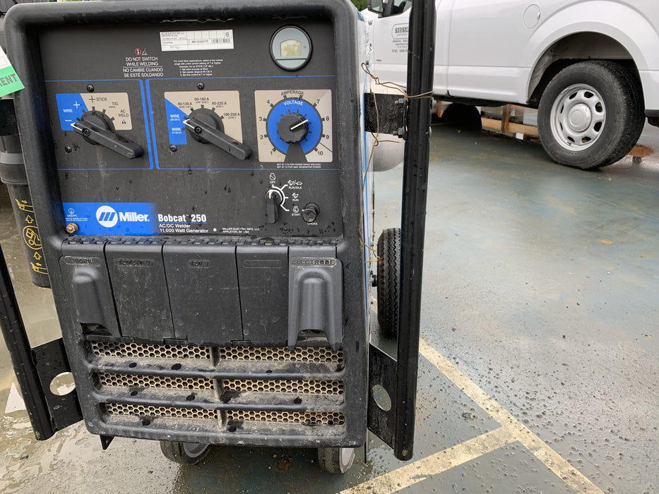 2019 Miller Electric BOBCAT 250 Standard w/Running Gear, Bracket, Hose