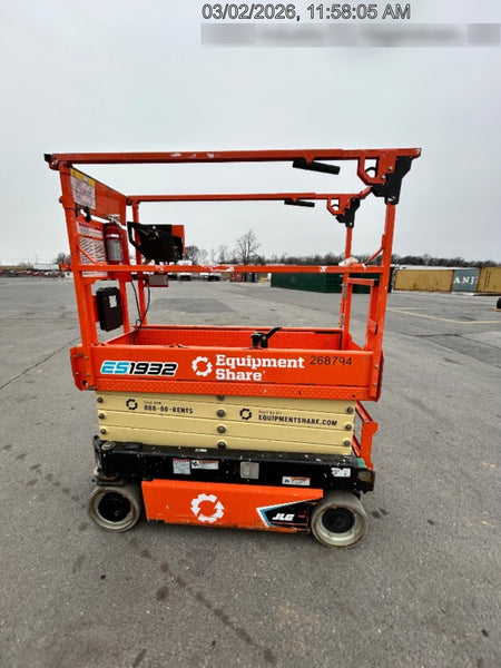 2022 JLG ES1932