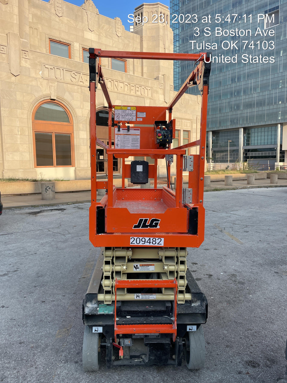 2022 JLG ES1932