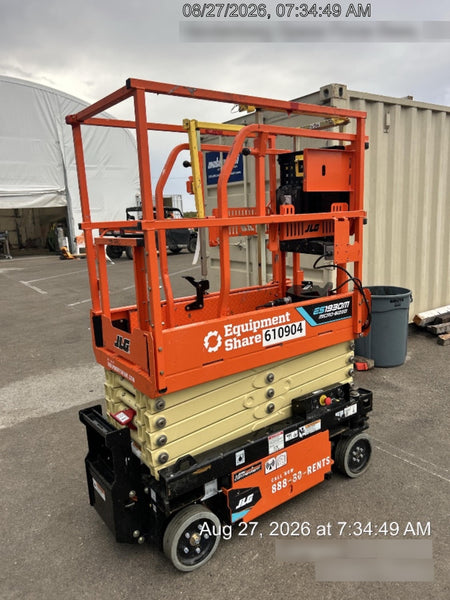 2022 JLG ES1330L