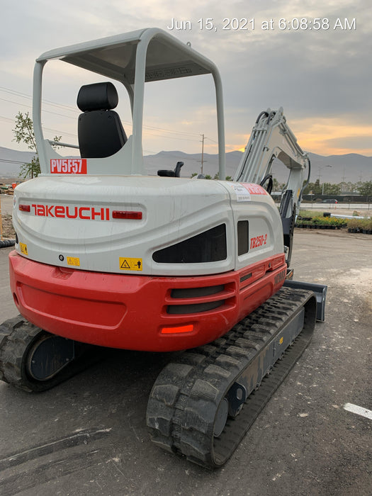 2021 TAKEUCHI TB250-2