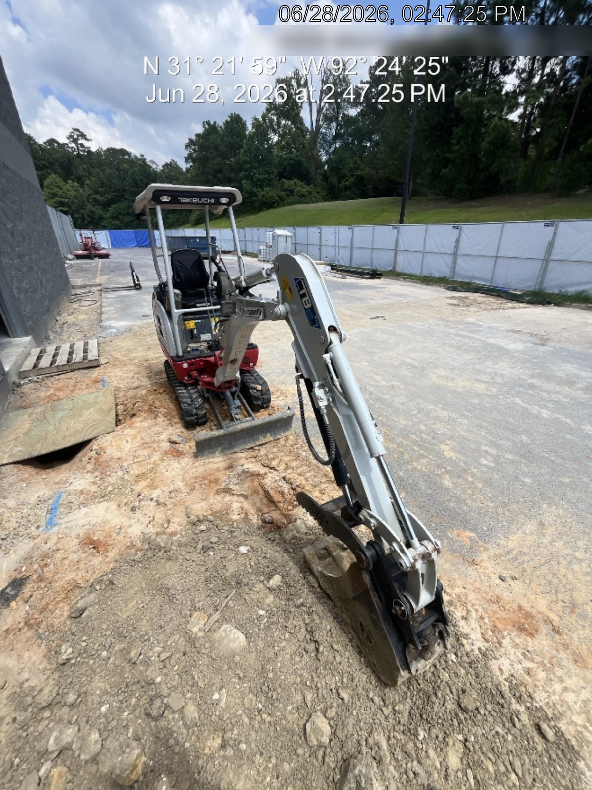 2023 TAKEUCHI TB20e
